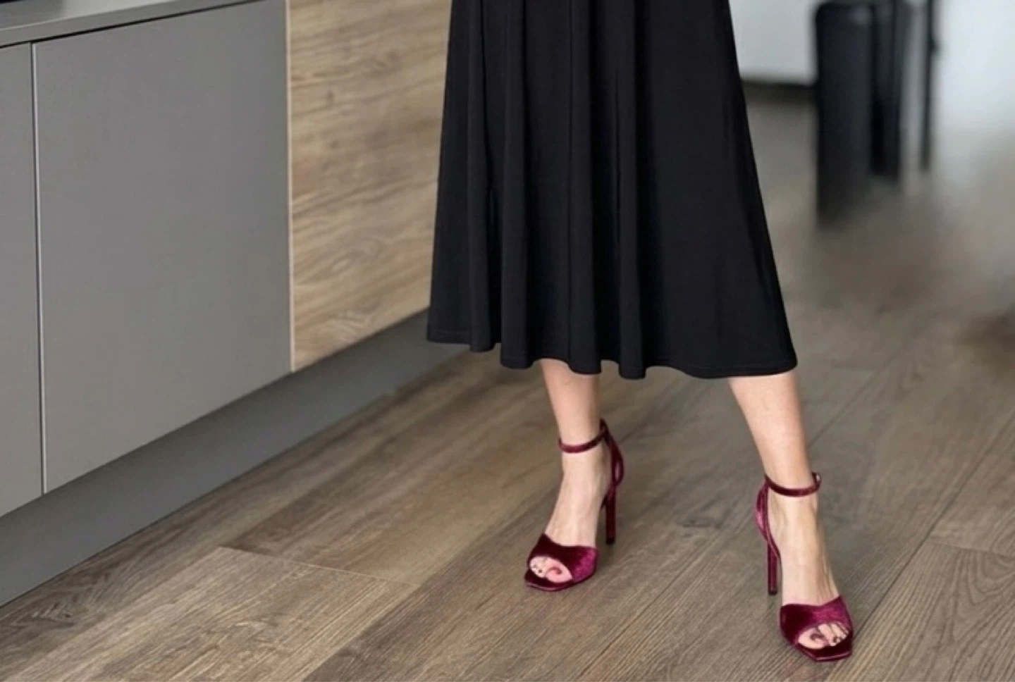 Schutz Velvet Ankle Strap Heels Burgundy Size 7.5 - photo 2