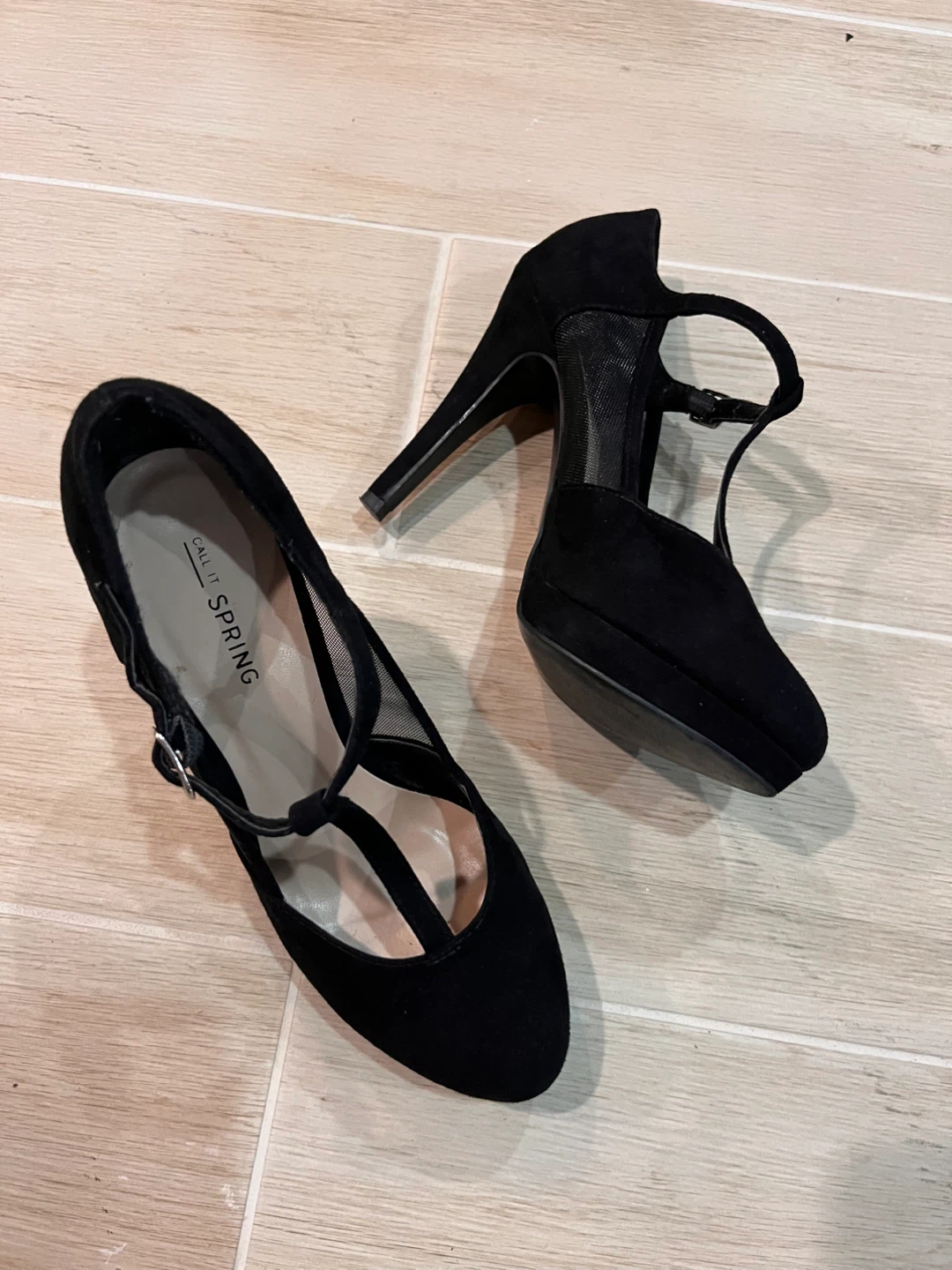NEW Size 6.5 Call It Spring Black Suede Mesh T-Strap 4” Heels