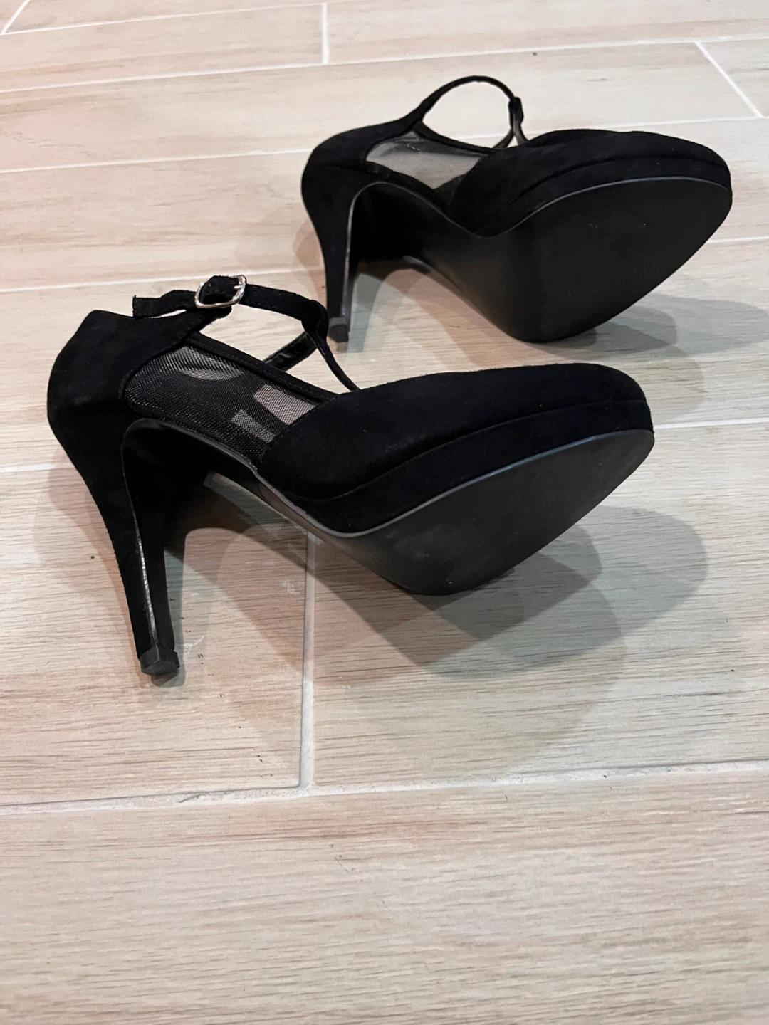 NEW Size 6.5 Call It Spring Black Suede Mesh T-Strap 4” Heels - photo 3