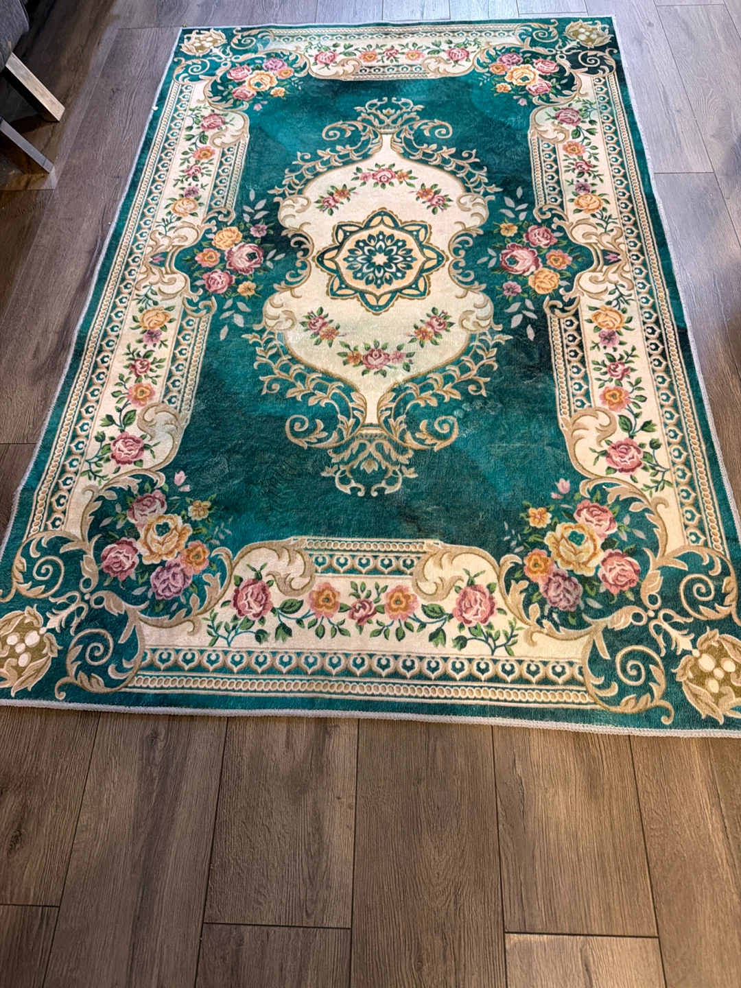 Persian style royal look rug 4 by 2 feet