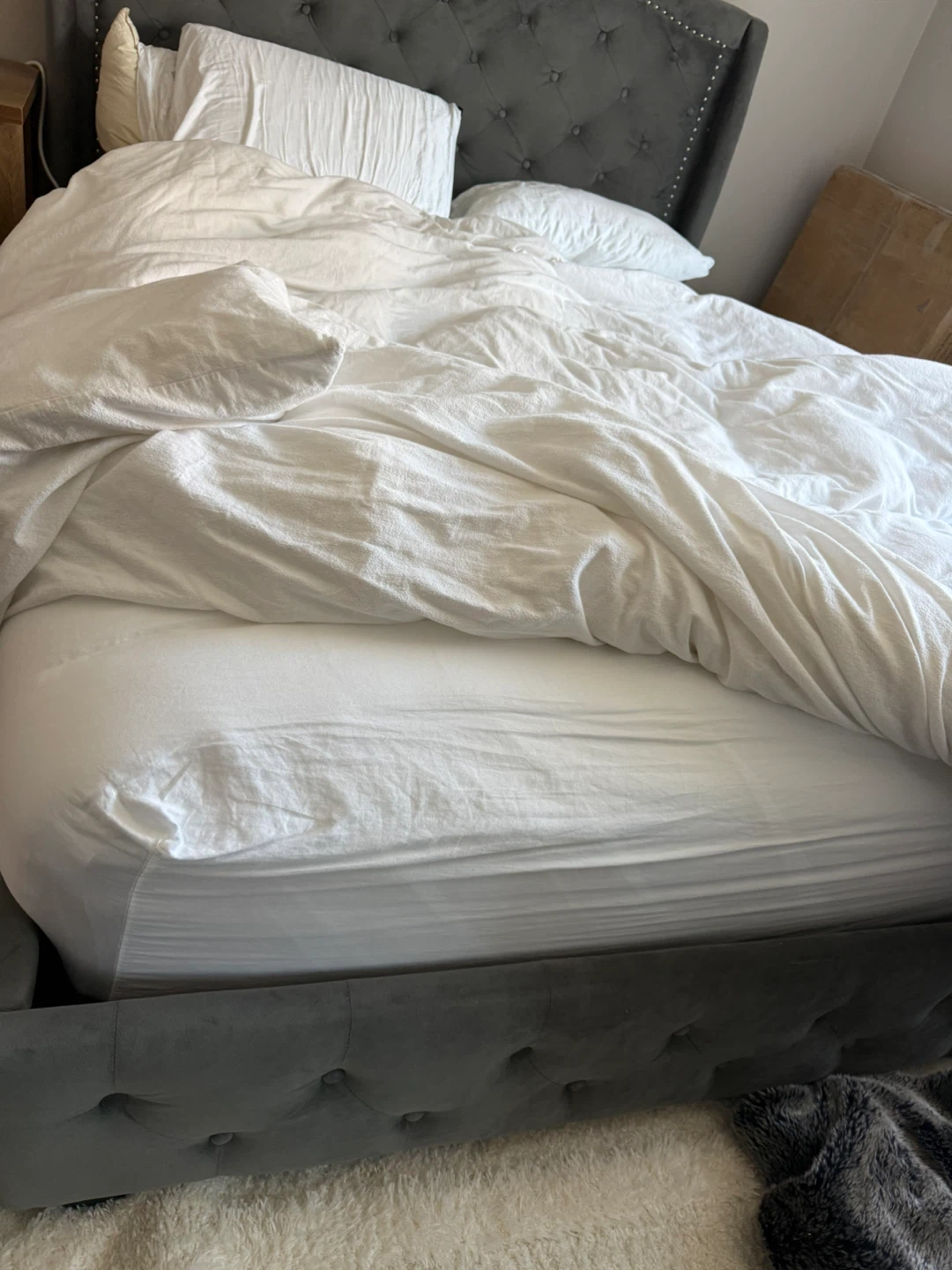 Queen grey velvet bed frame with mattress - photo 2