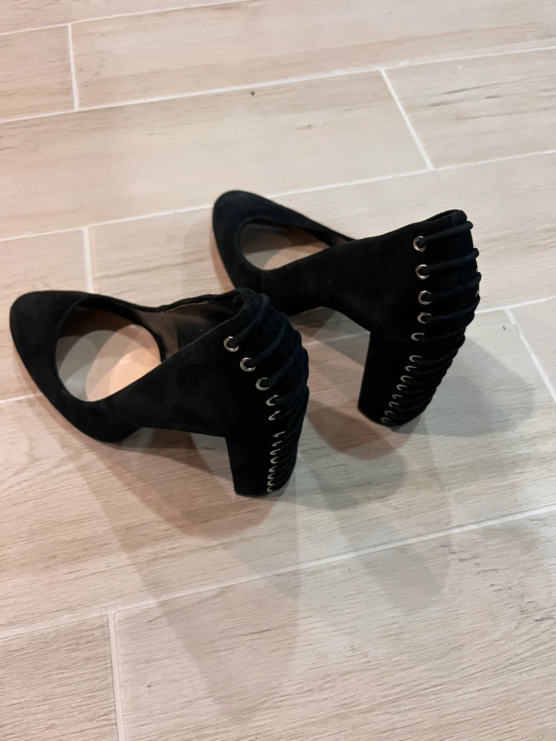 NEW Size 8 Shoes Vince Camuto Black Suede Lace-Up 4” Block Heels - photo 3