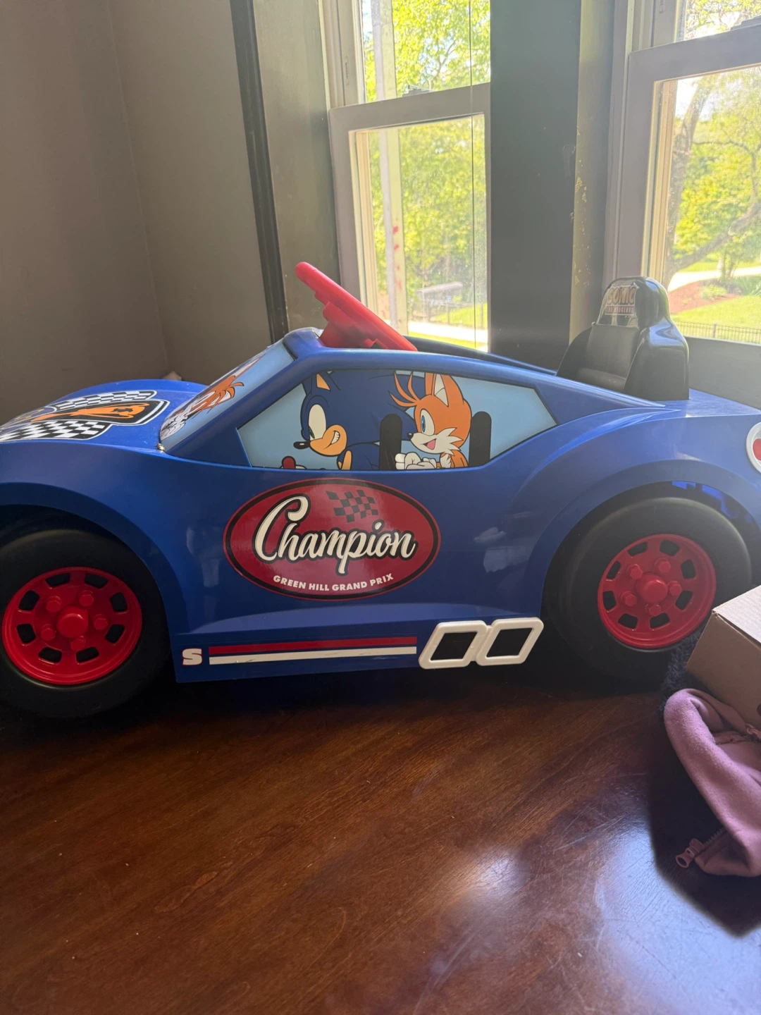 Sonic the Hedgehog Champion Green Hill Grand Prix Ride-On Car - photo 2