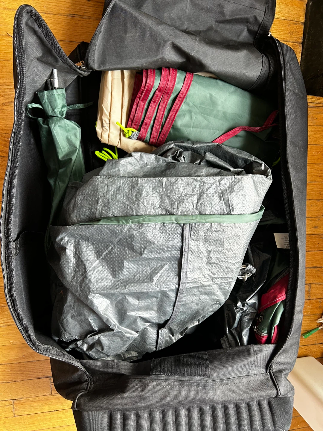 4-Person Camping Set – Tent, Chairs, Sleeping Bag & Cooler - photo 2