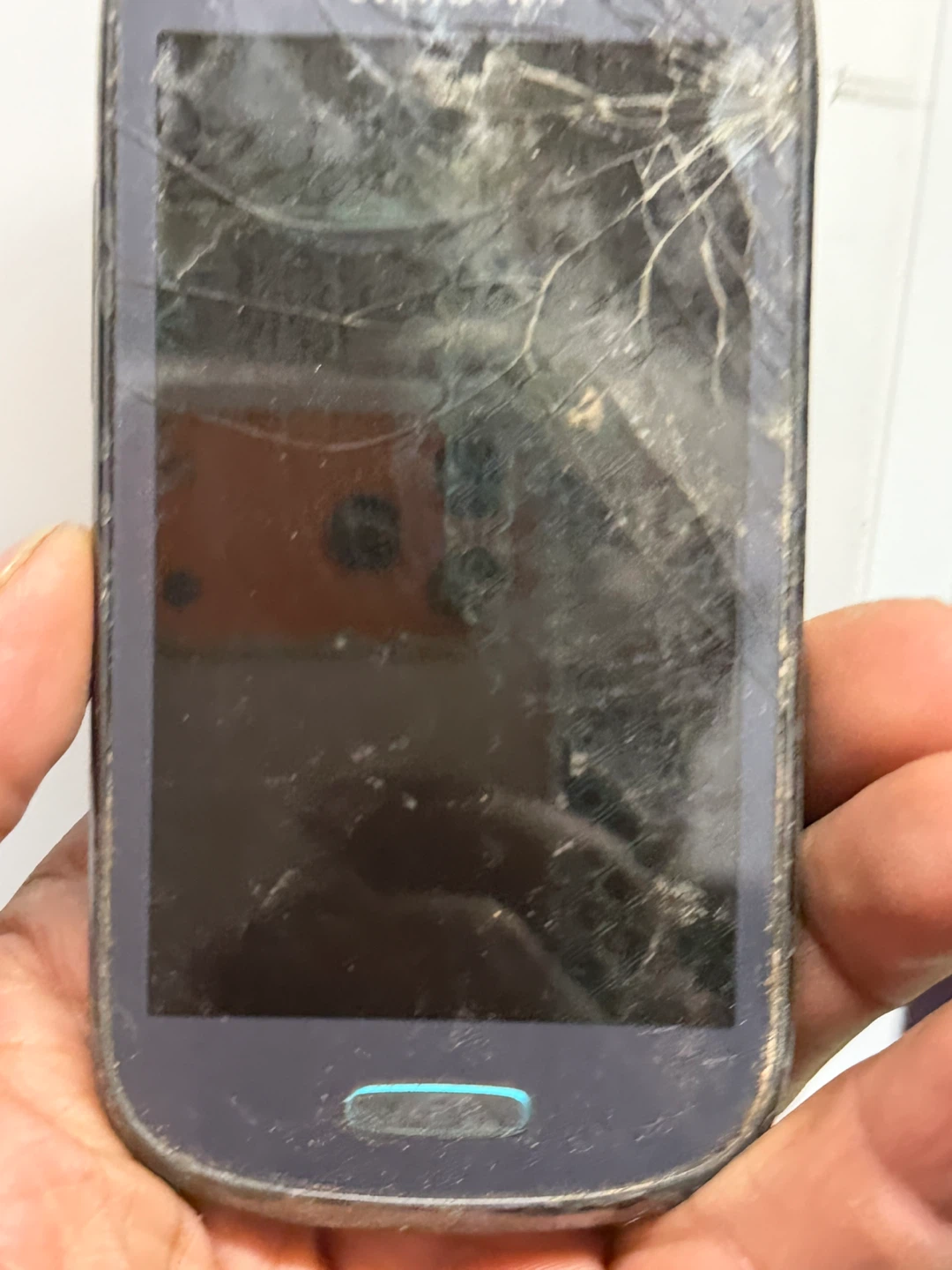 Samsung Galaxy Core Prime - Cracked Screen - photo 5