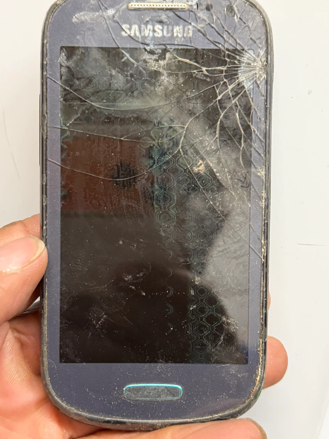 Samsung Galaxy Core Prime - Cracked Screen - photo 4