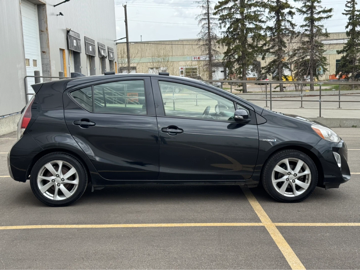 2016 Toyota Prius C | Pre-Certified Hybrid | Fuel Saver - photo 4