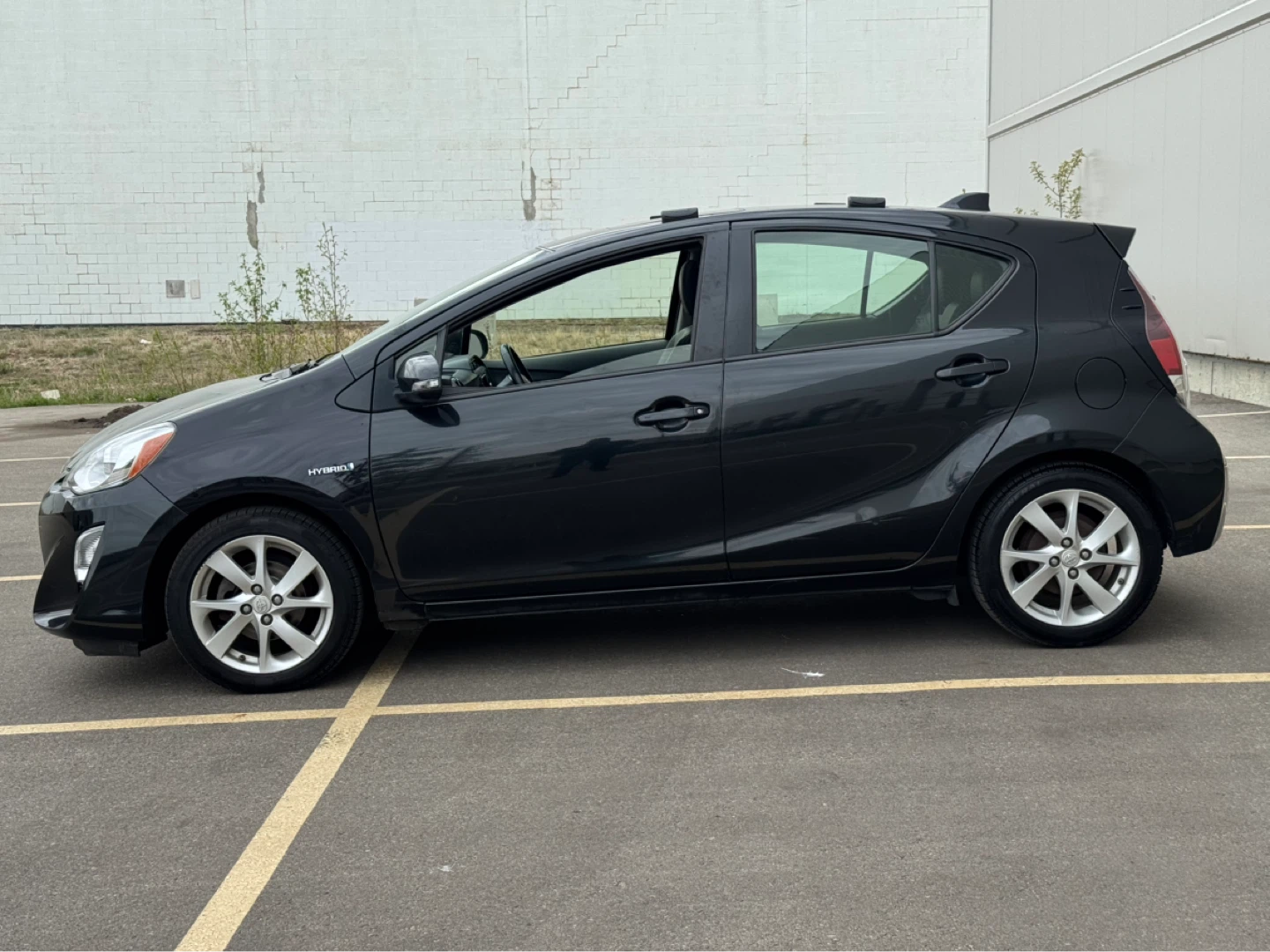 2016 Toyota Prius C | Pre-Certified Hybrid | Fuel Saver - photo 5