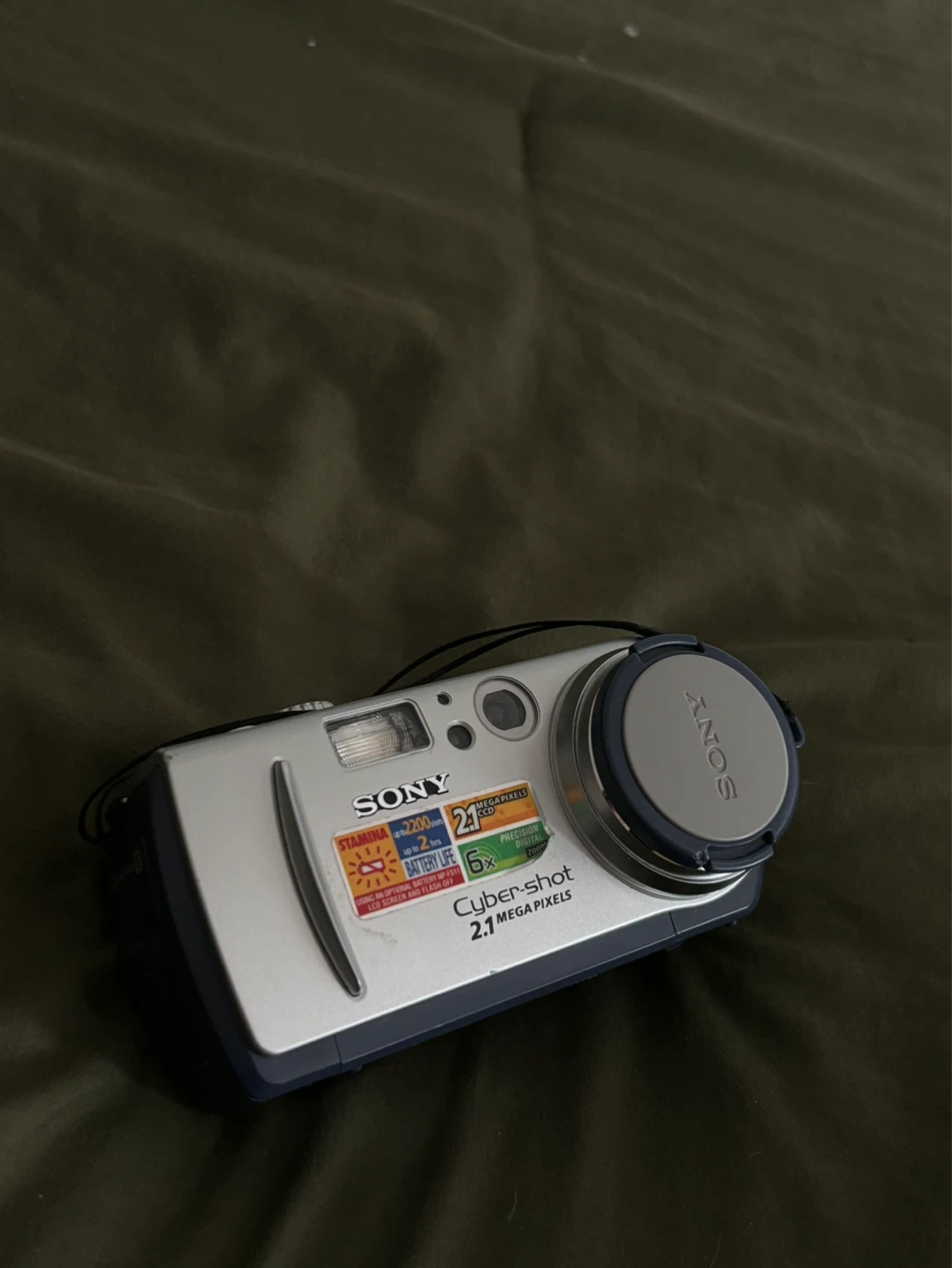 Sony Cyber-shot 2.1 Megapixel Digital Camera - photo 4