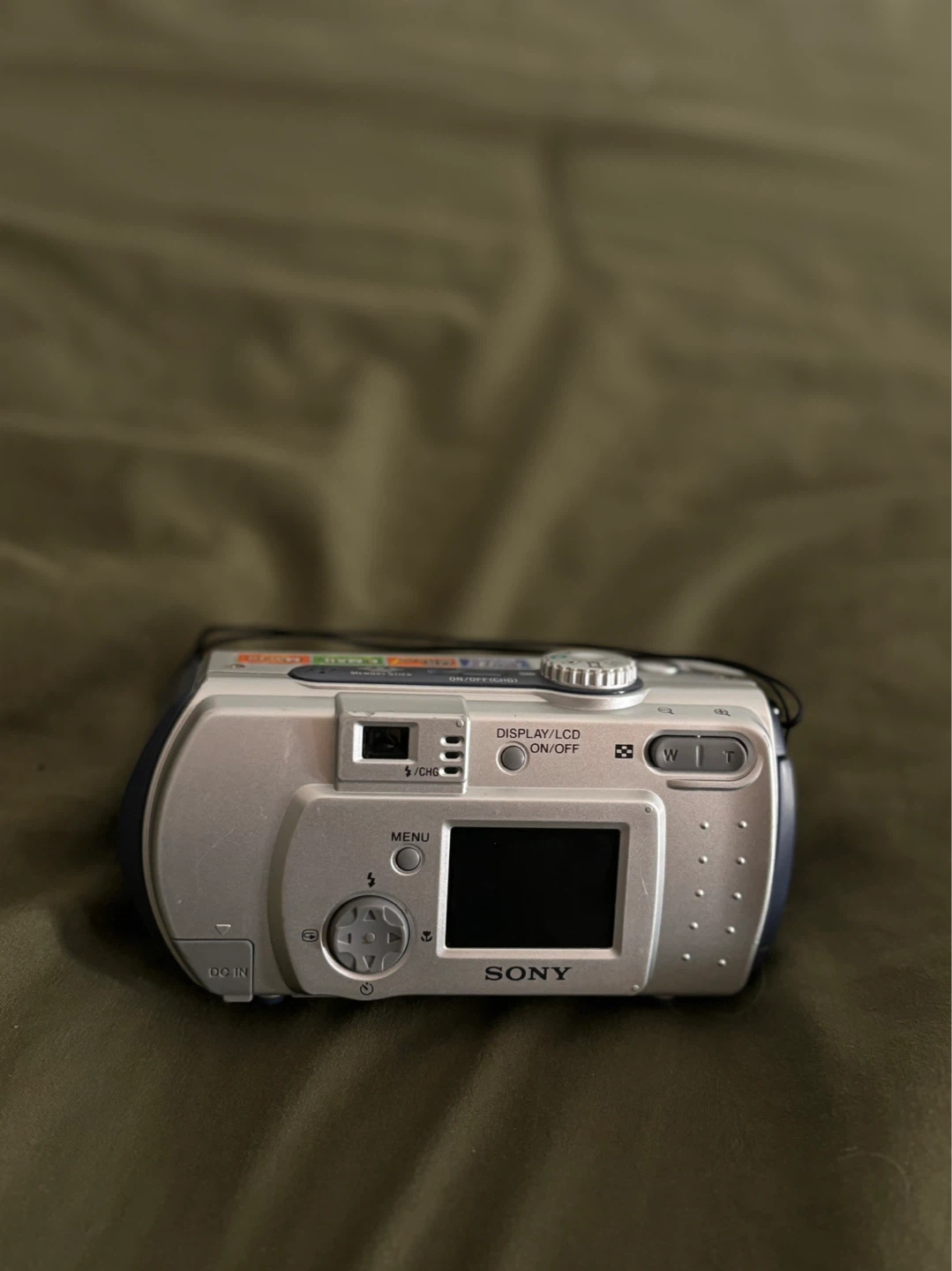 Sony Cyber-shot 2.1 Megapixel Digital Camera - photo 3
