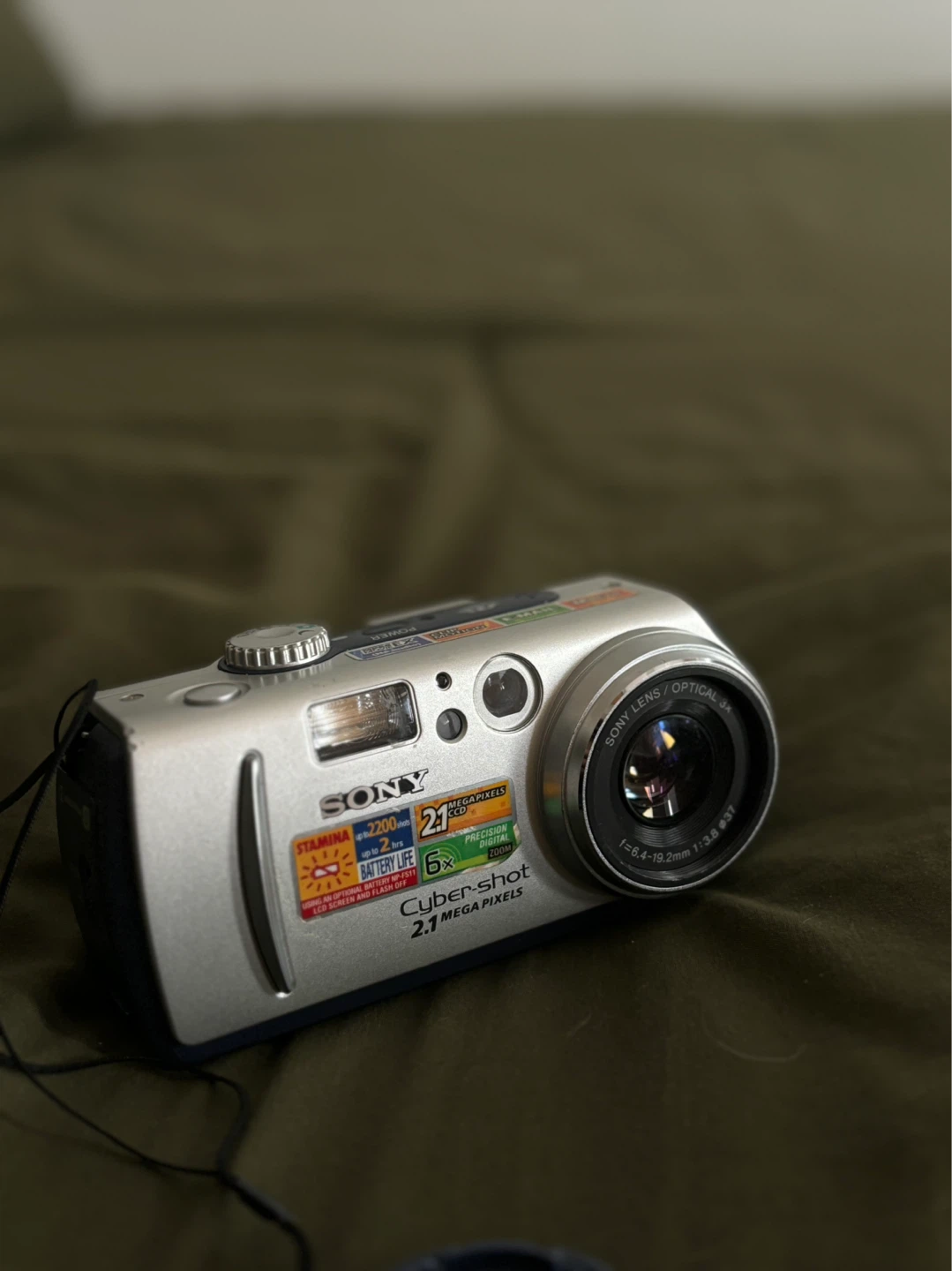 Sony Cyber-shot 2.1 Megapixel Digital Camera