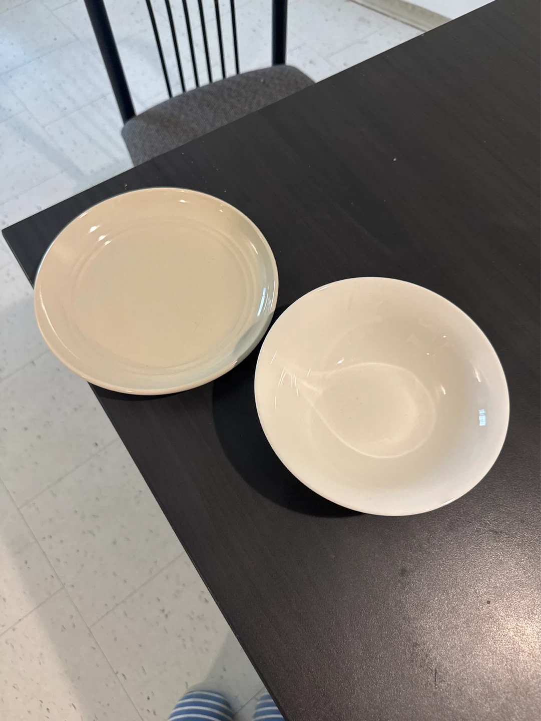 Set of 2 Bowls and Plates