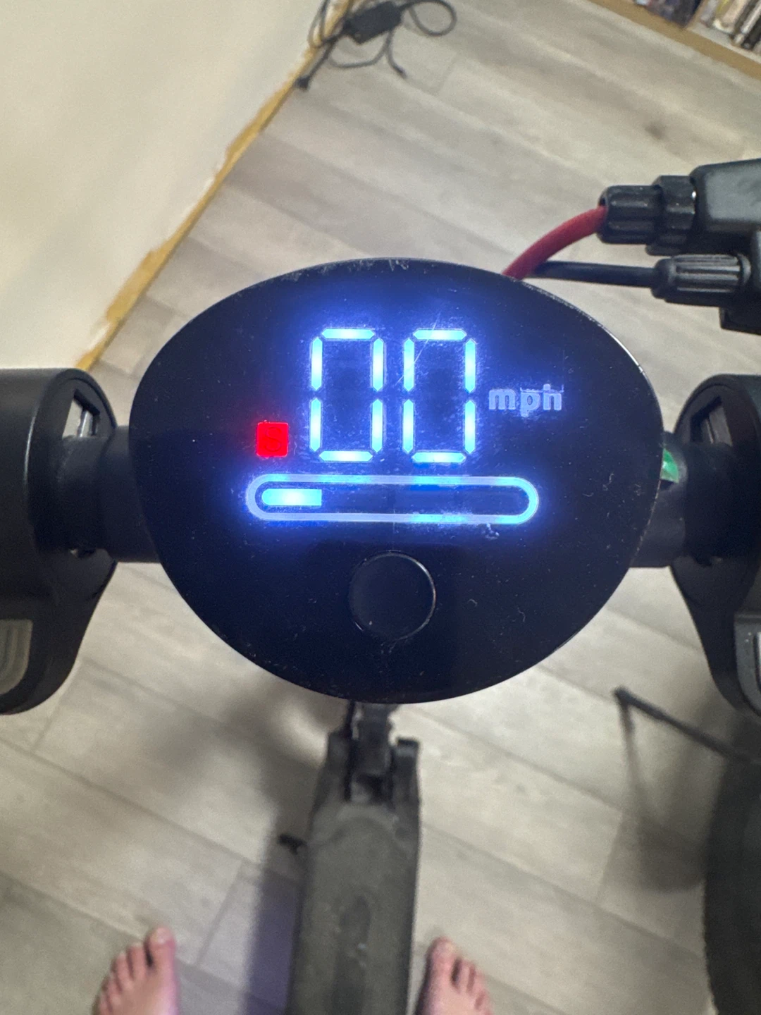 iZIP Electric Scooter - photo 2