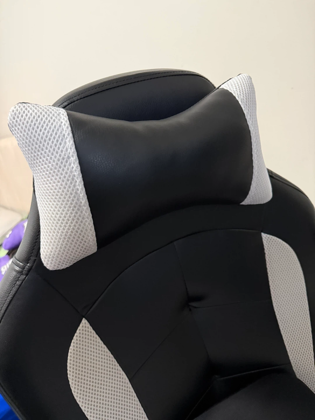 Black and White Gaming Chair - photo 3