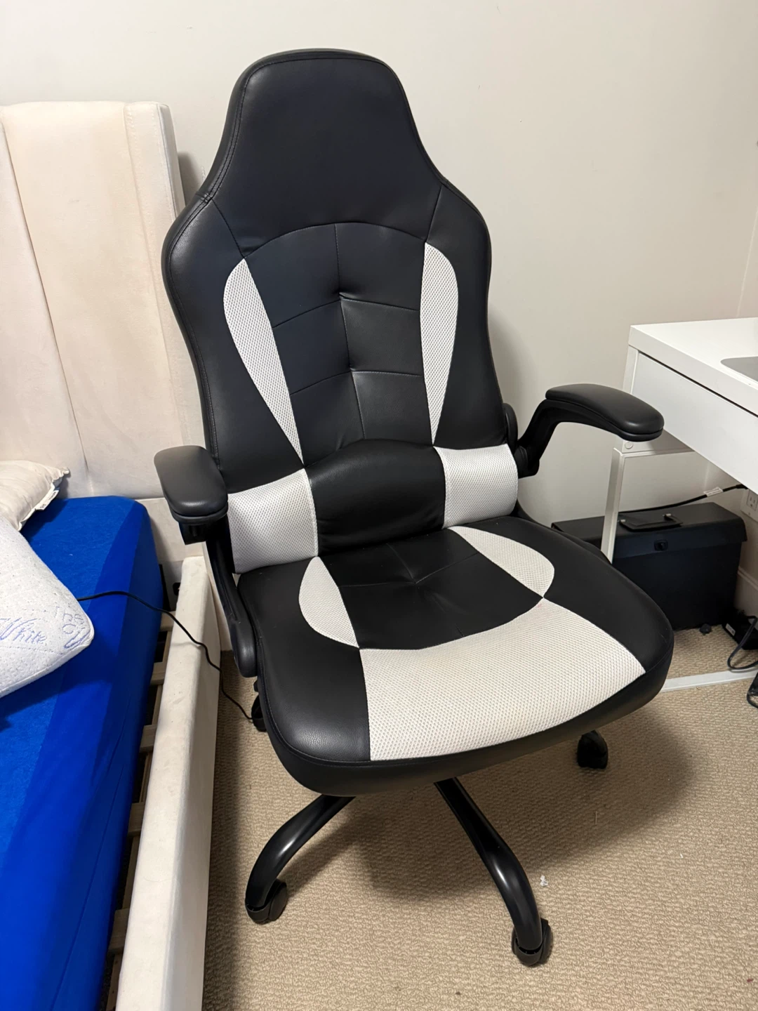 Black and White Gaming Chair - photo 2