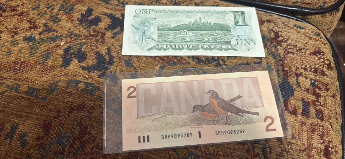 Canada 1 Dollar and 2 Dollar Banknotes