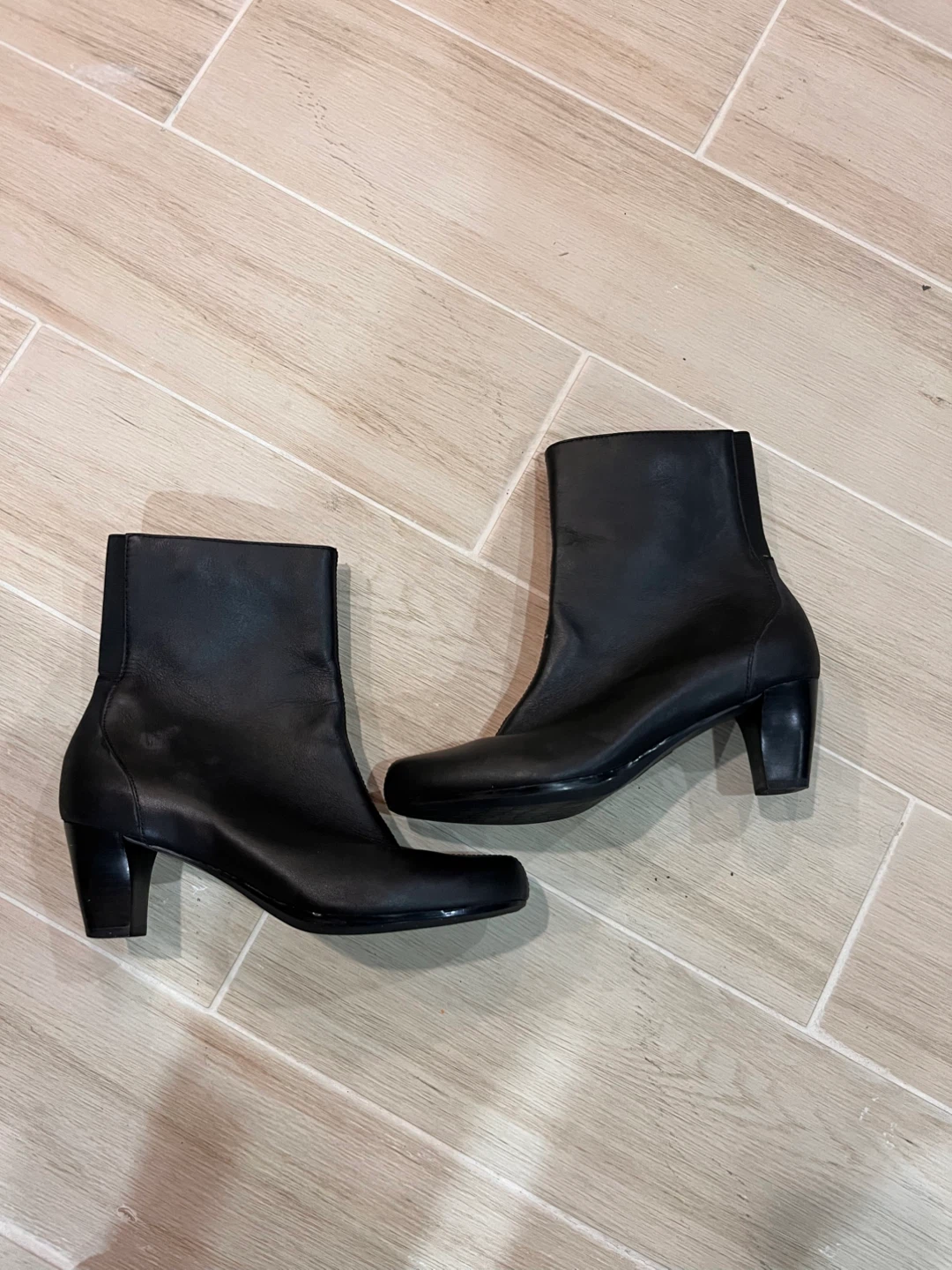 Brand NEW Aetrex Size 7 Women's Black Ankle Boots