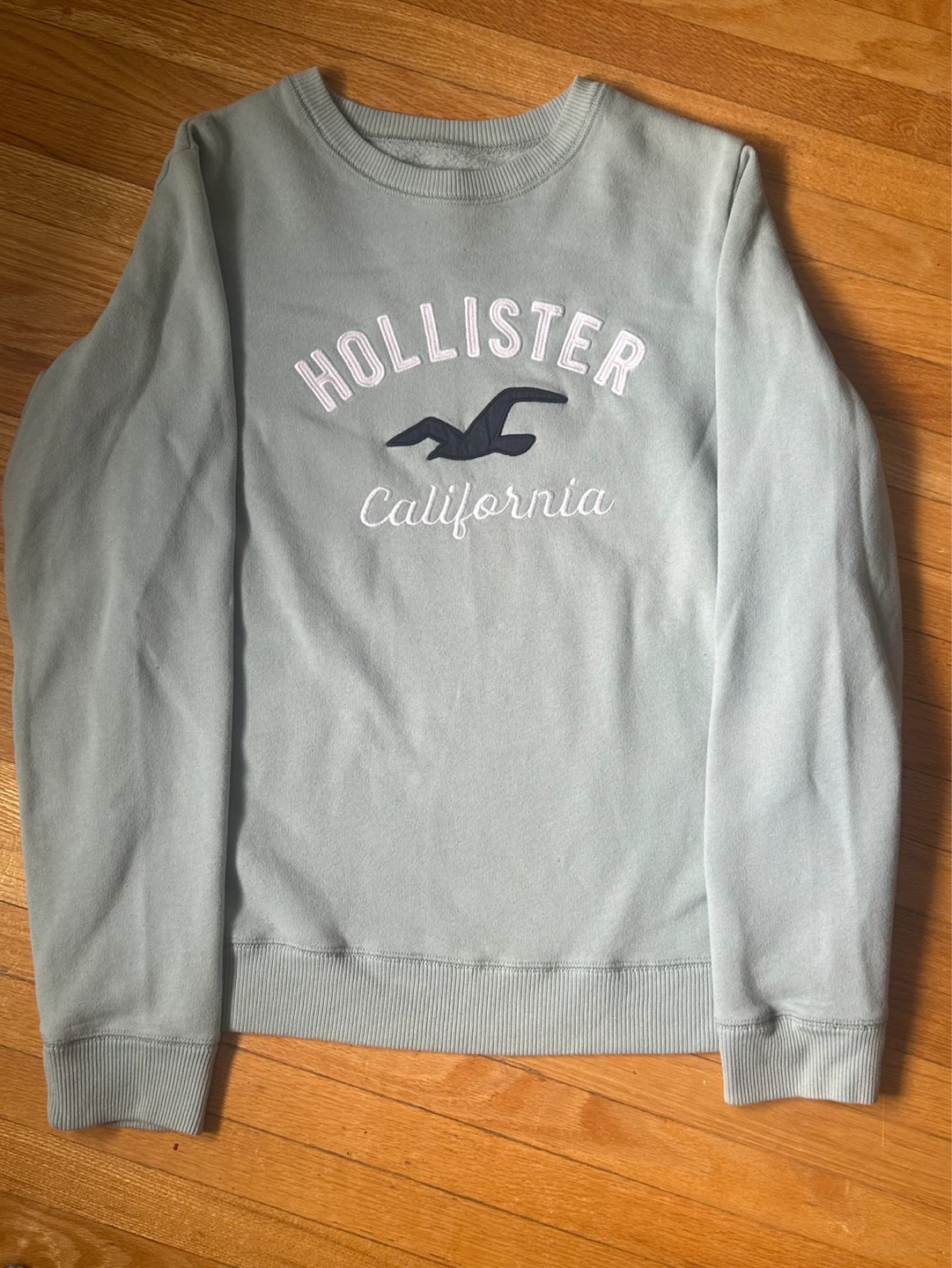 Hollister California Crewneck Sweatshirt - Size L
