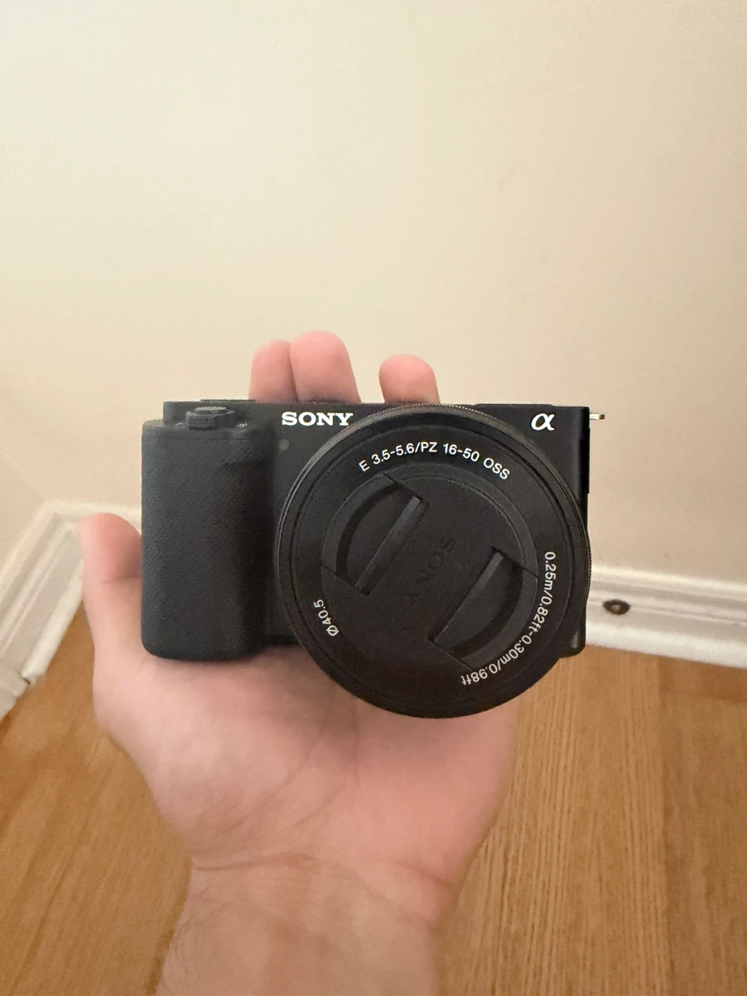 Sony Alpha ZV-E10 Mirrorless Camera - photo 2
