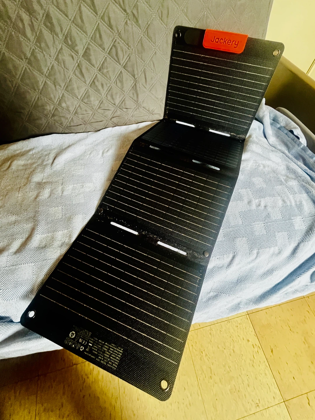 Jackery SolarSaga 100W Portable Solar Panel