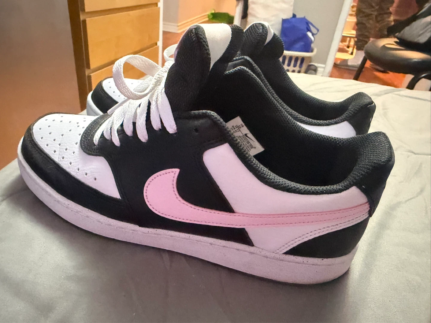 Nike Low Top Sneakers Black White Pink