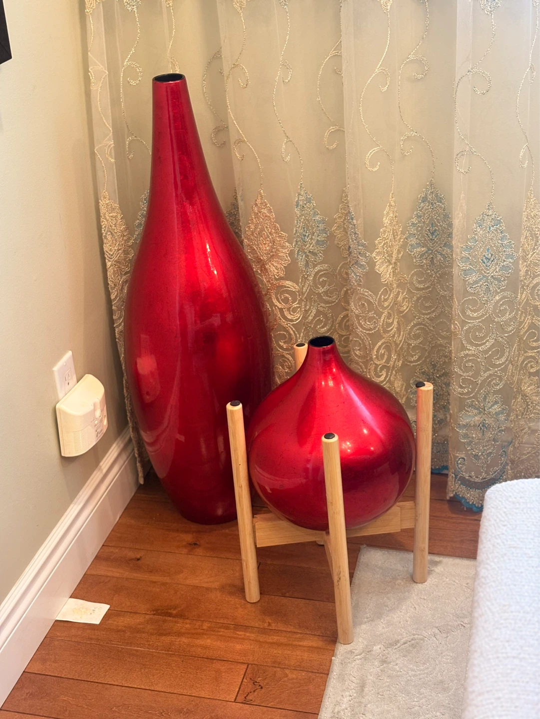 Set of 2 Red Decorative Vases