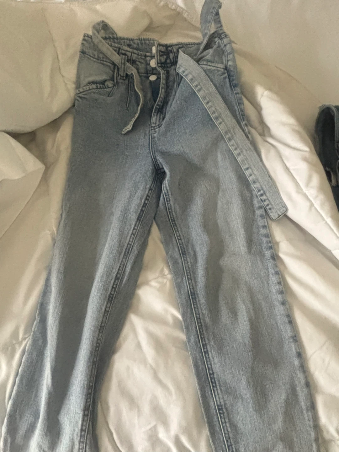 Dynamite Light Wash High-Waisted Jeans