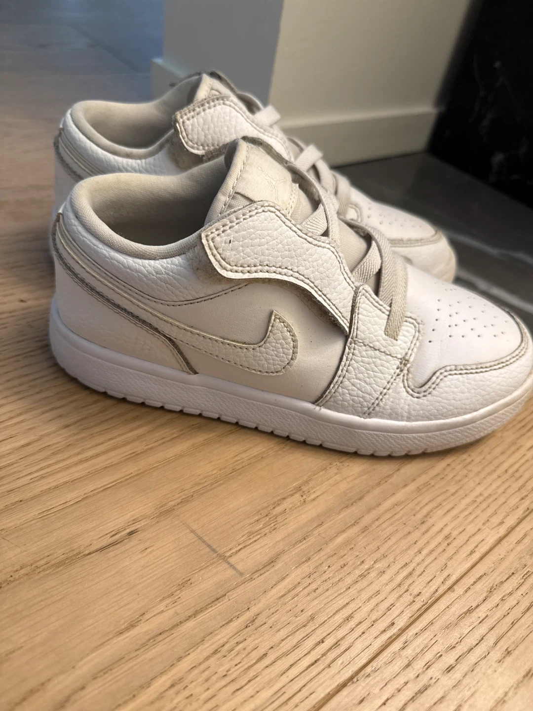 White Air Jordan 1 Low Shoes - photo 2