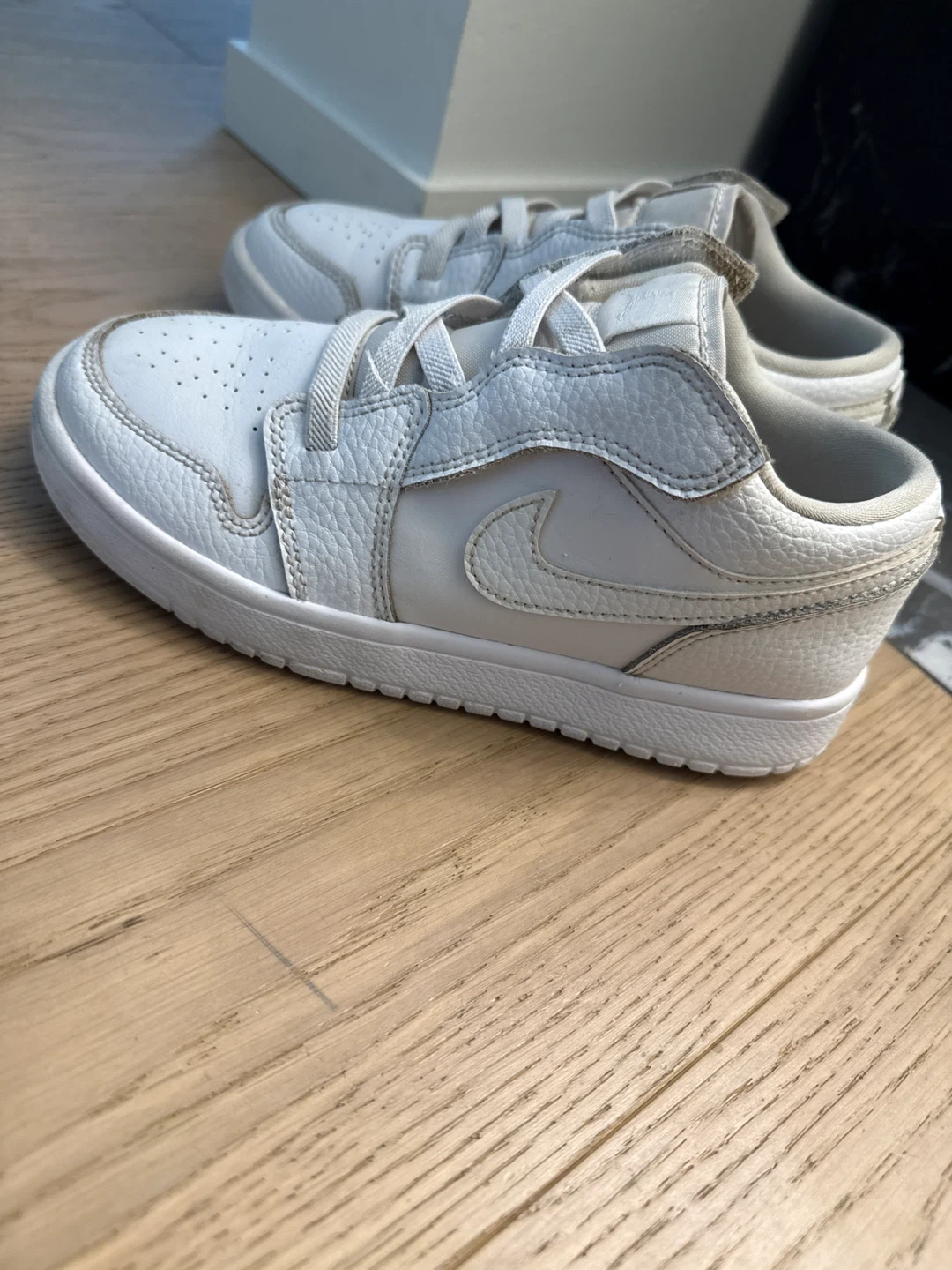 White Air Jordan 1 Low Shoes - photo 3