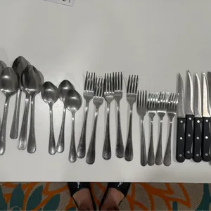 Silverware Set - 21 Piece Flatware Set