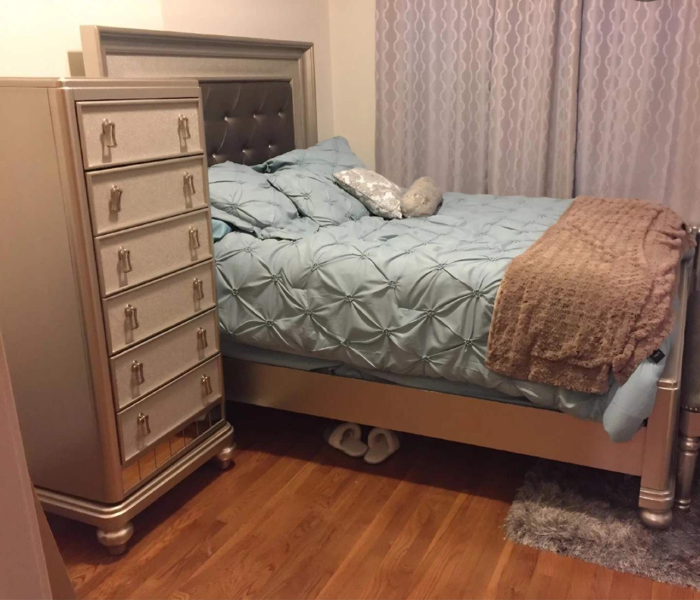Diva II Platinum and Gray Bedroom Set - photo 5
