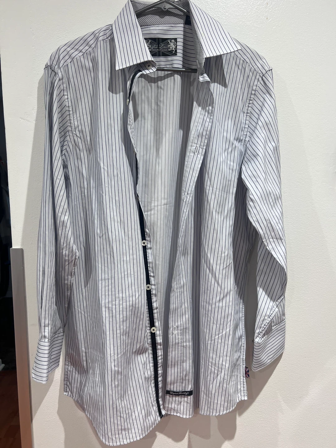 Men’s white dress shirt