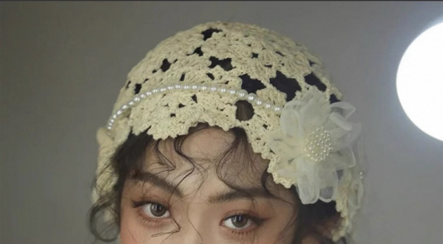 Beige Crochet Beanie with Pearls and Flowers - photo 2
