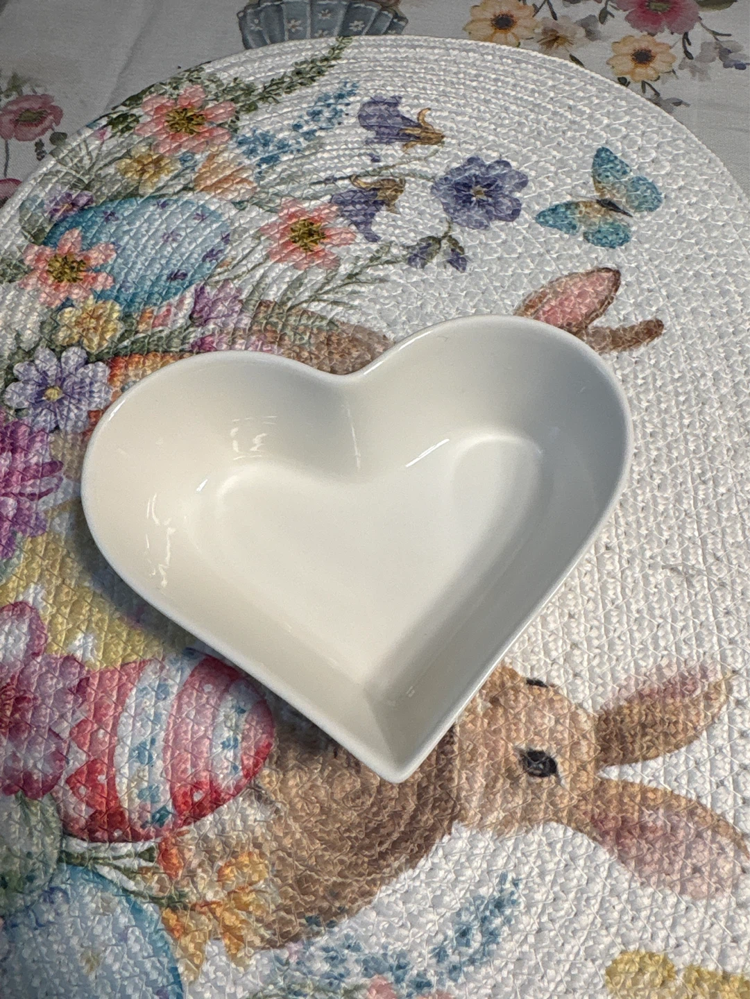 White Heart-Shaped Dish - photo 3
