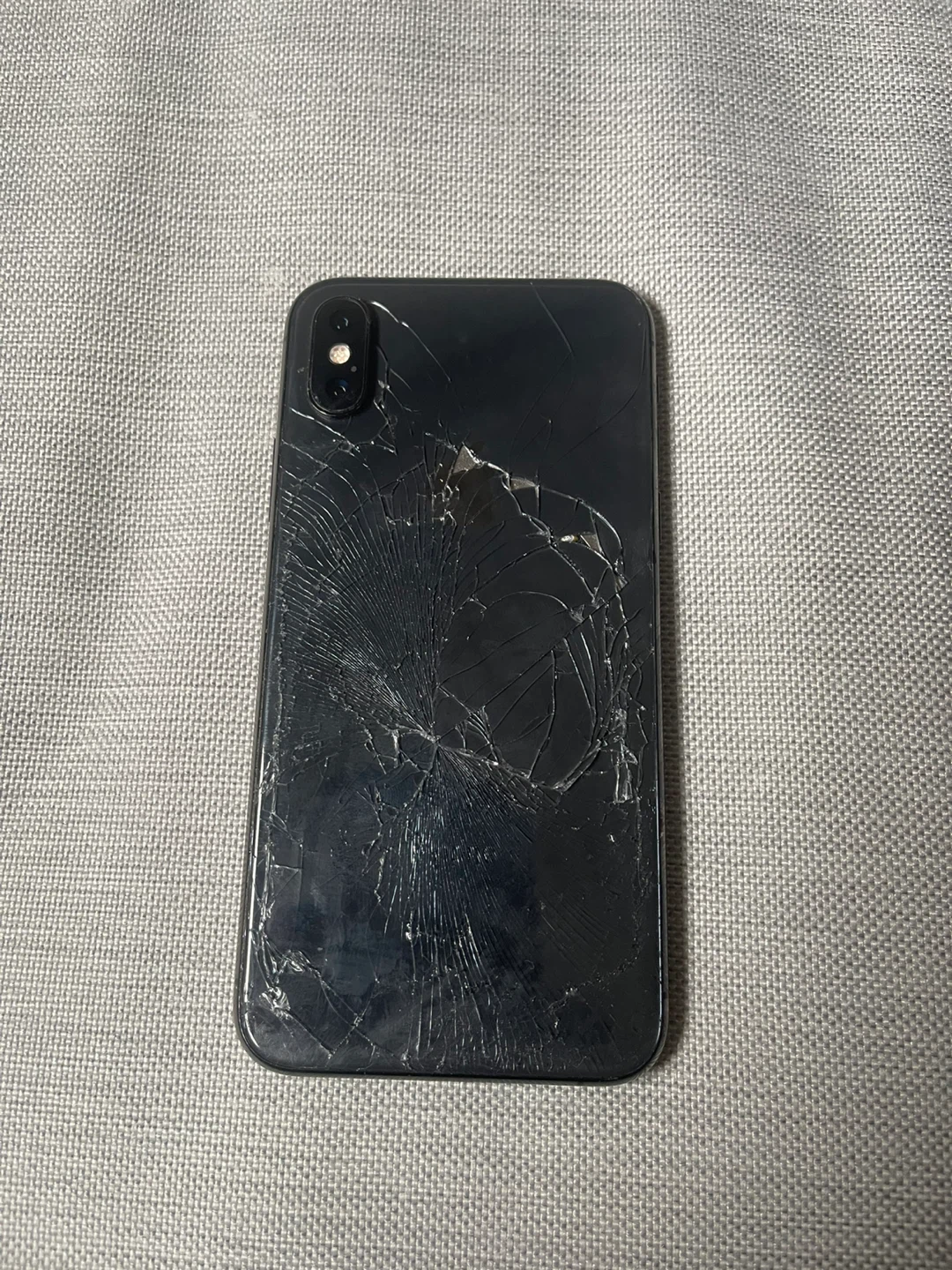 Apple iPhone XR- Cracked Screen - photo 2