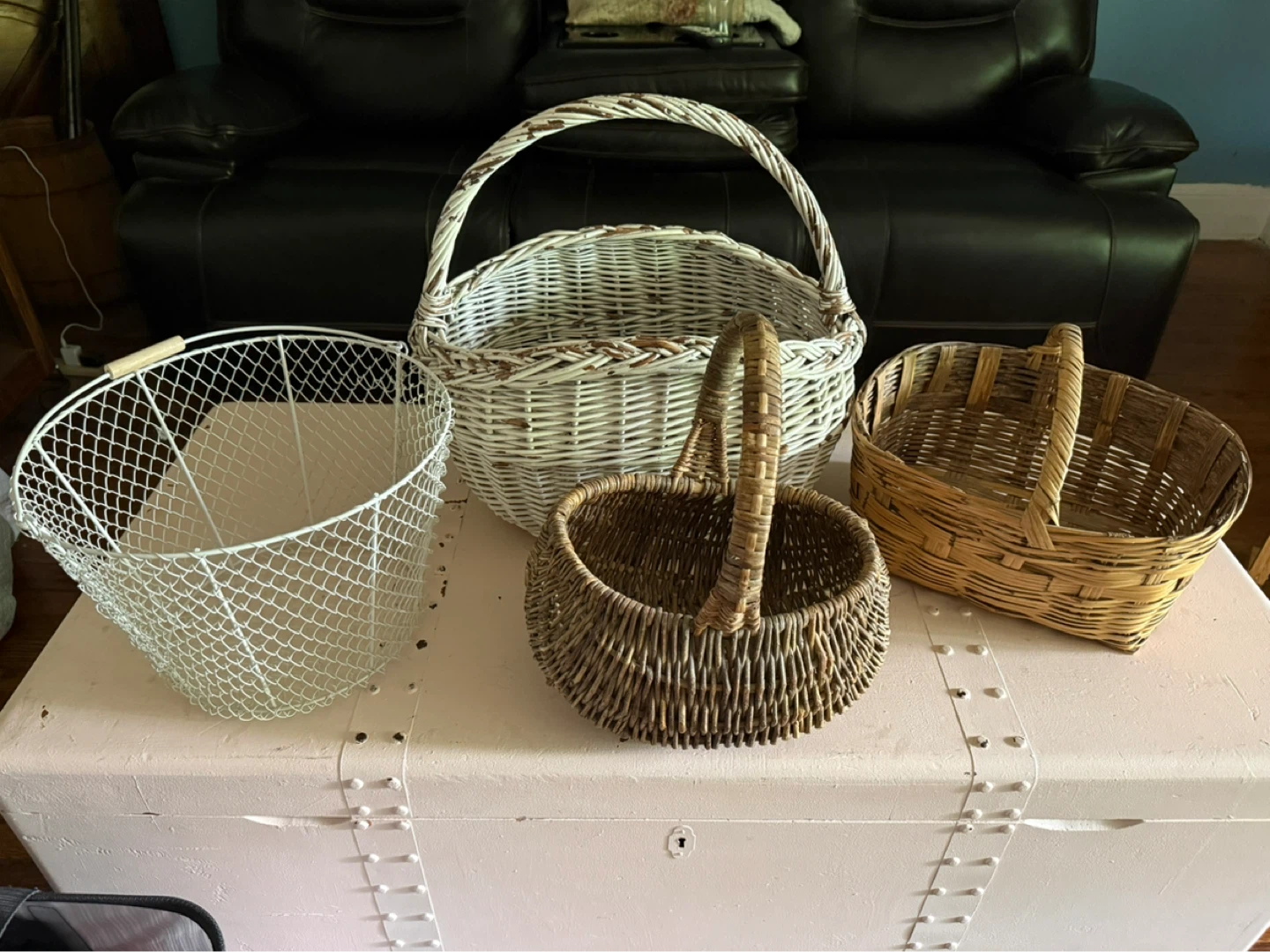 Farmhouse basket lot