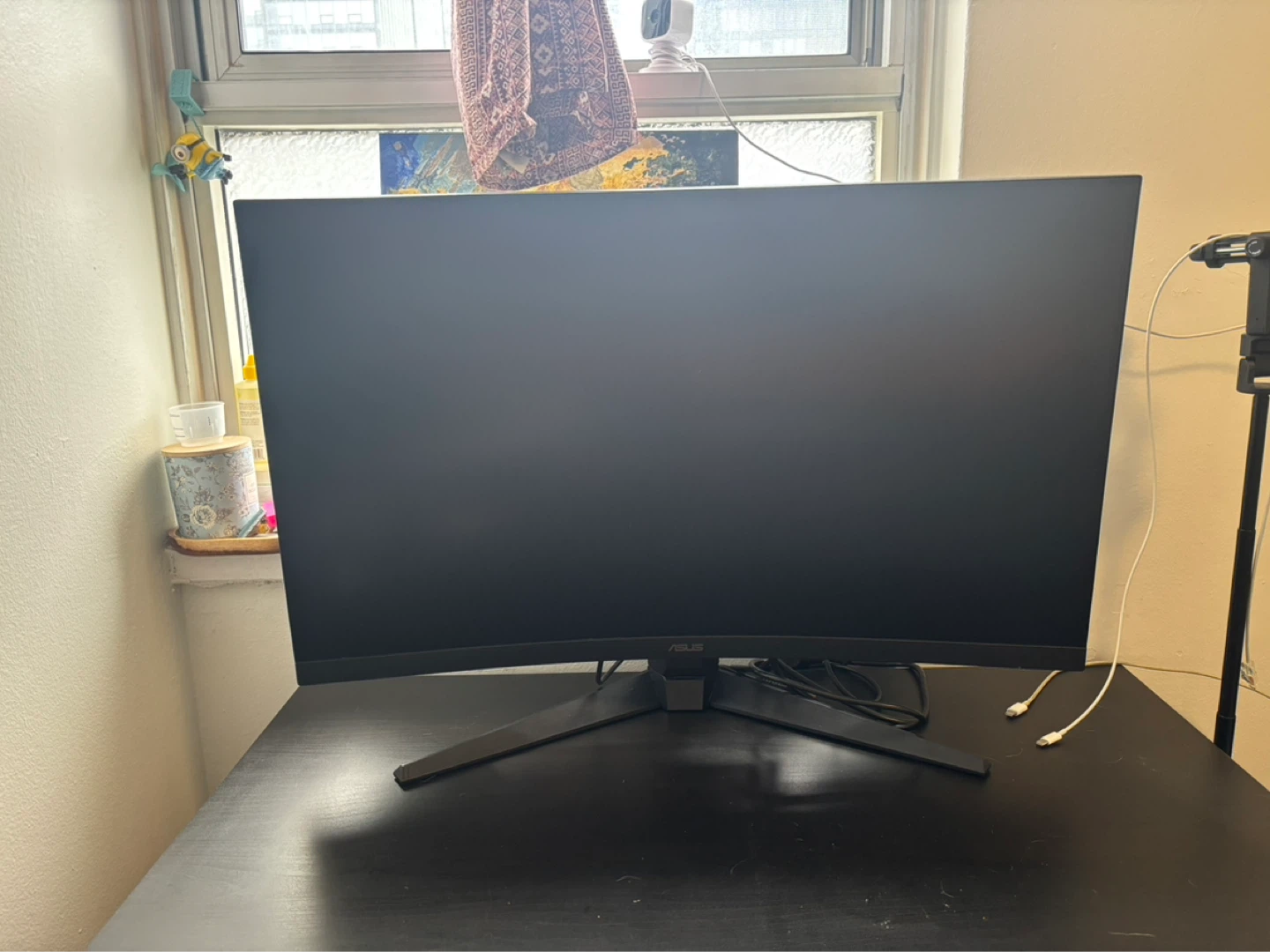 ASUS Curved Monitor - photo 2