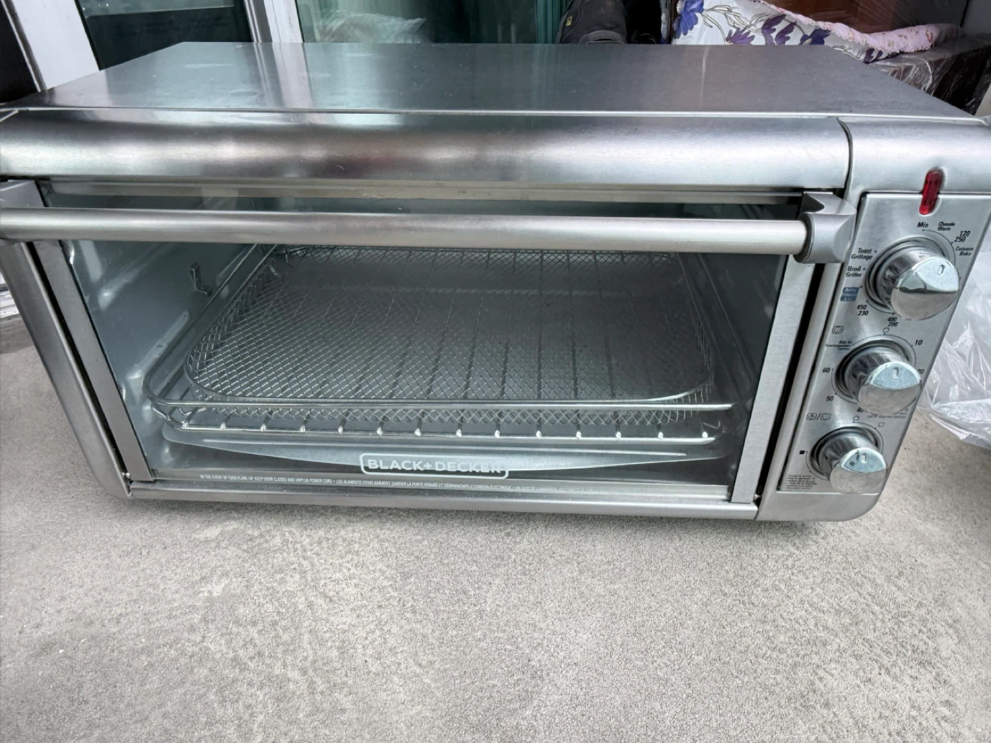 BLACK+DECKER Crispy Bake Large Capacity Air Fry Convection Oven - photo 3