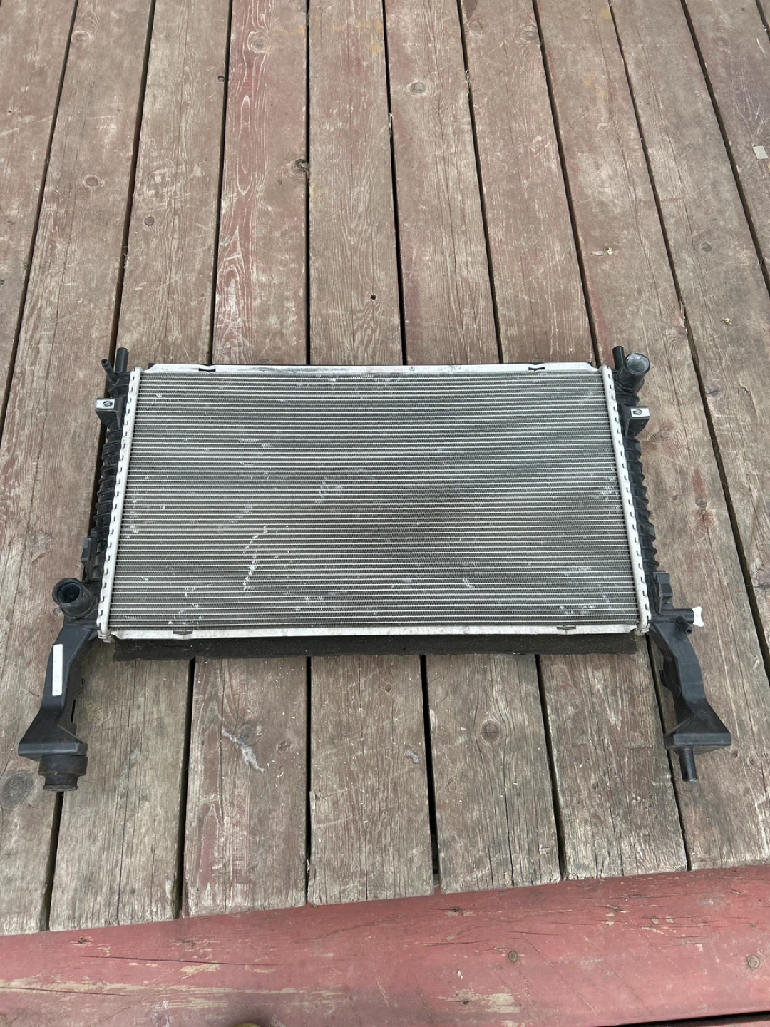 Ford mustang 2.3l radiator with thermostat