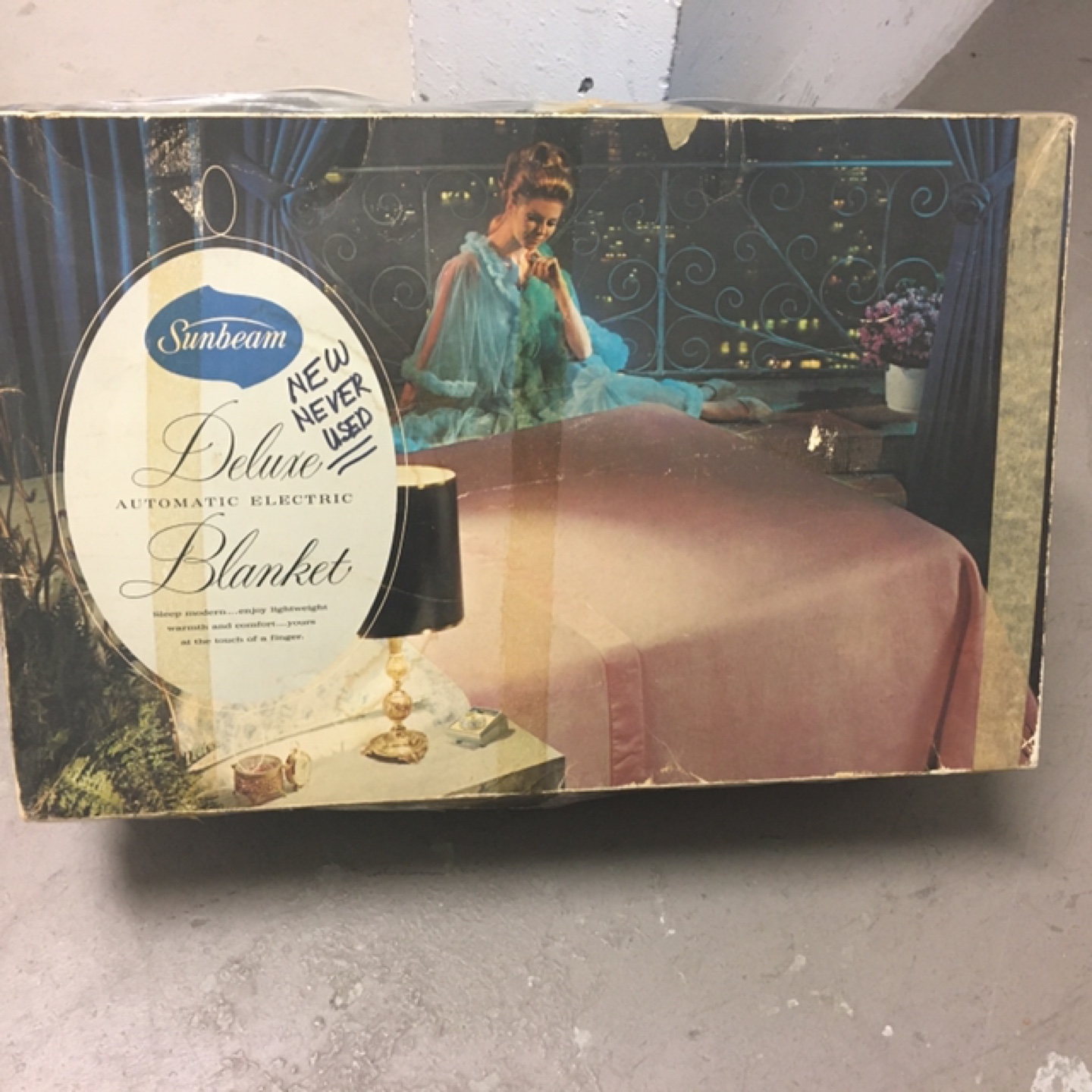 New sealed electric blanket.