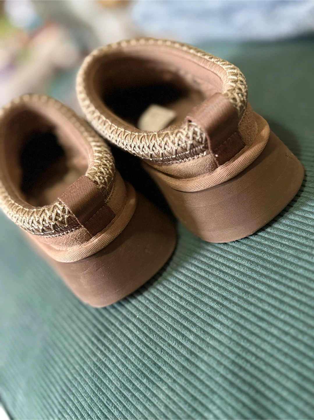 UGG Brown Suede Sheepskin Lined Slippers - photo 4