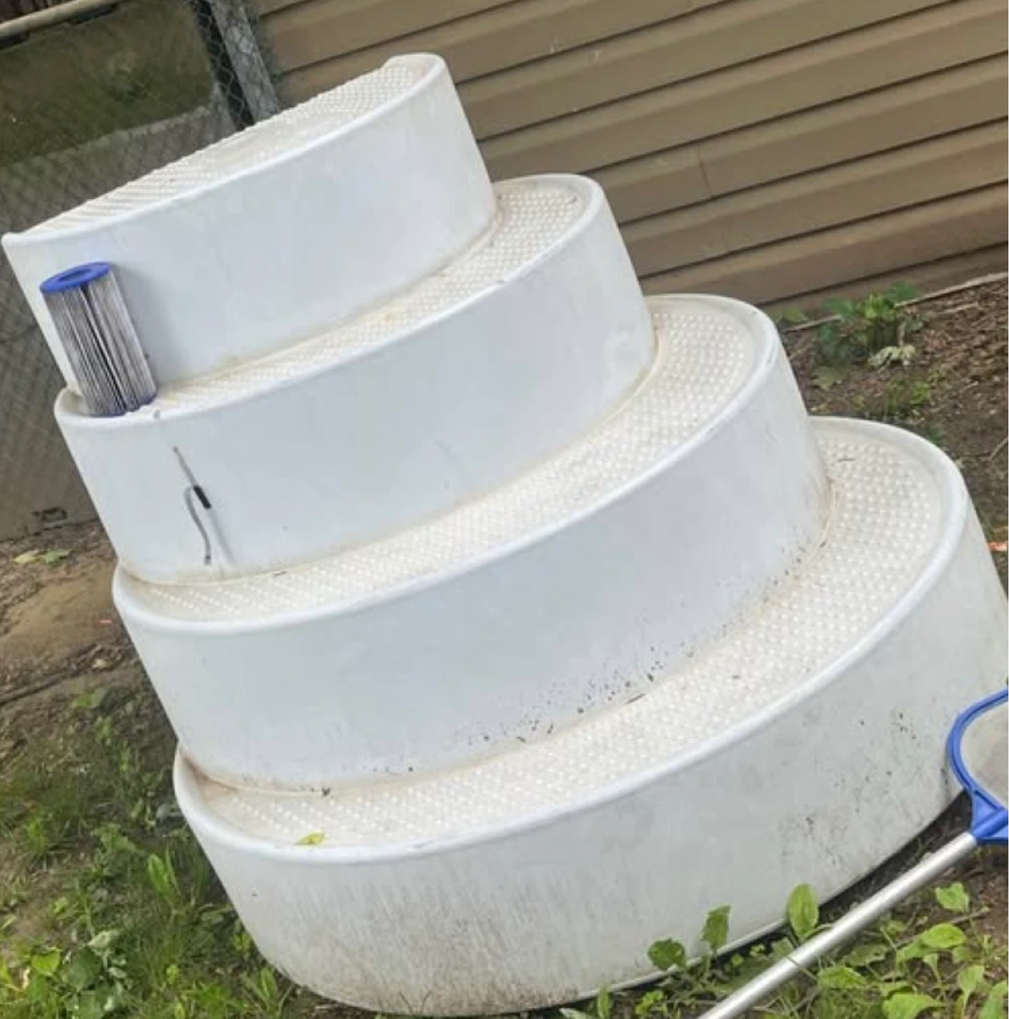 White 3-Tier wedding cake Pool stairs