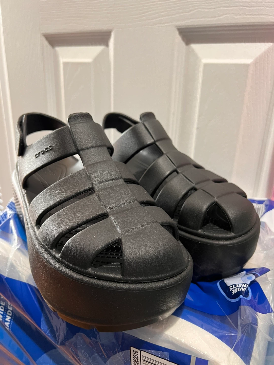 Crocs Platform Sandals - Size M 5 / W 7