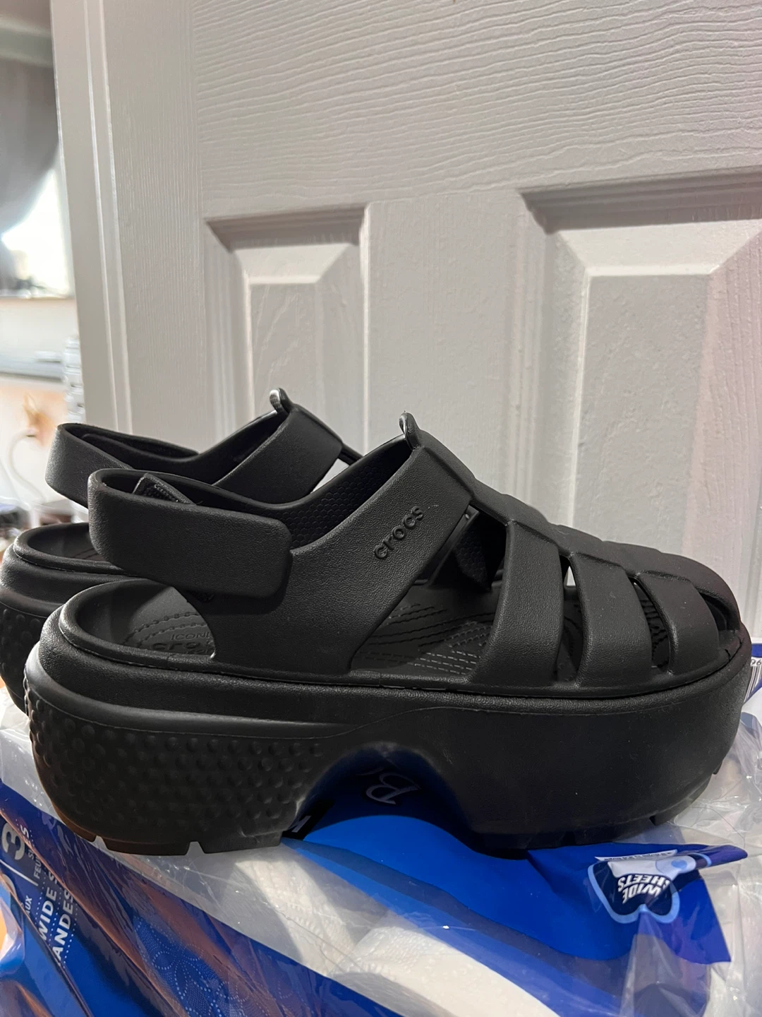 Crocs Platform Sandals - Size M 5 / W 7 - photo 2
