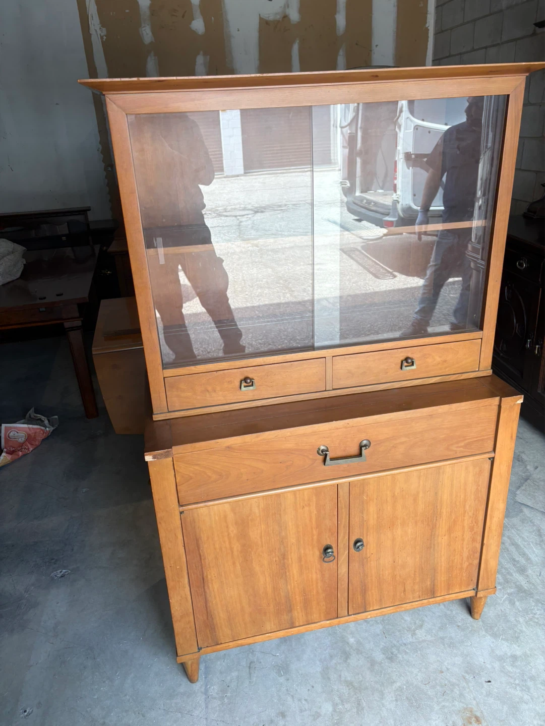 Free delivery antique Vintage Wooden China Cabinet (1950-1960) - photo 3