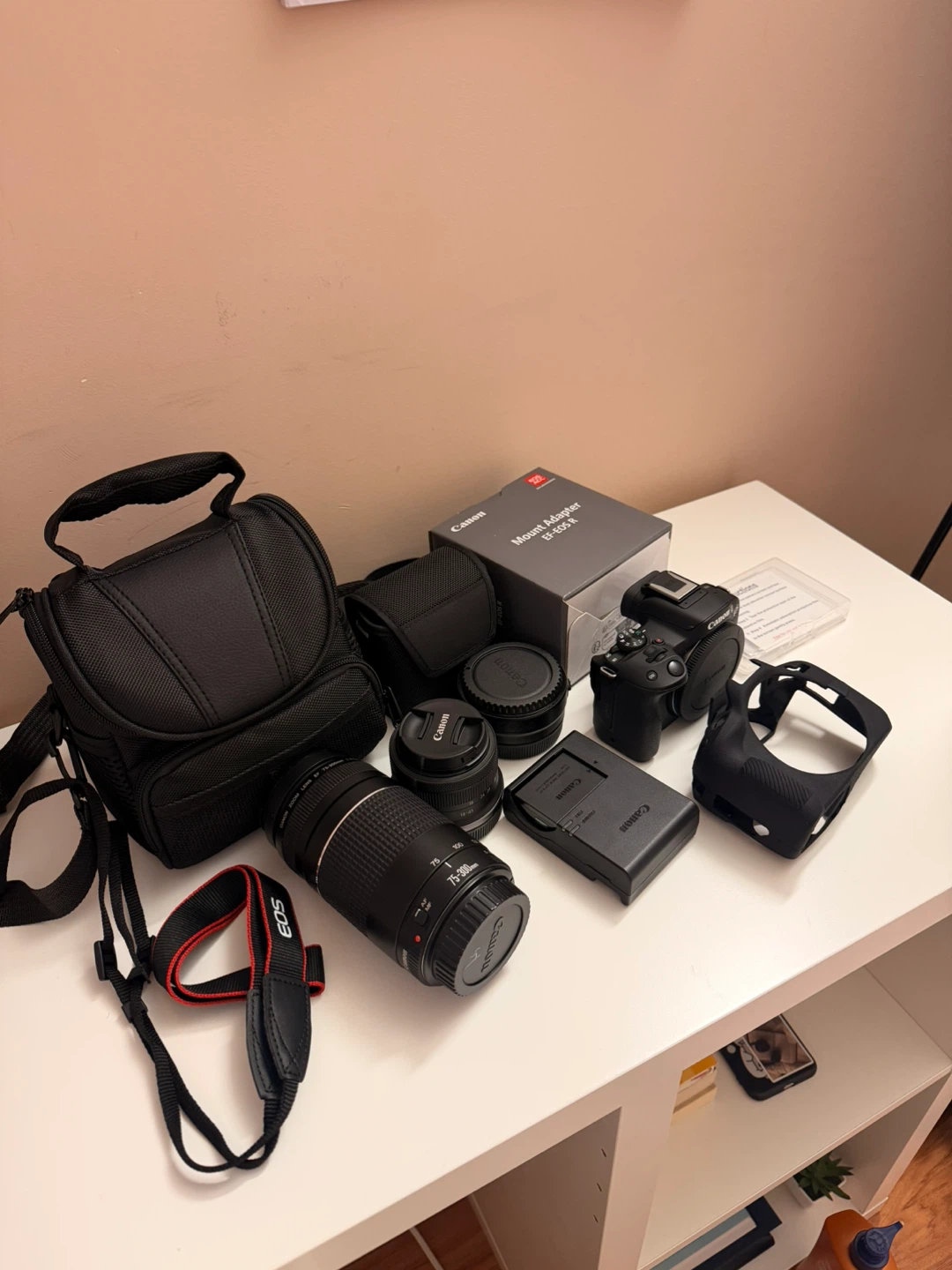 Canon EOS R50 Mirrorless Camera Bundle – Excellent Condition 📸
