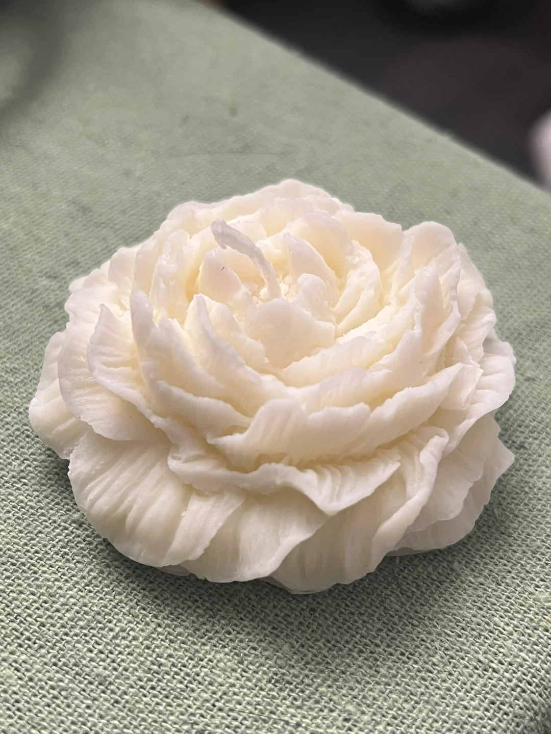 New White Rose Shaped Candle