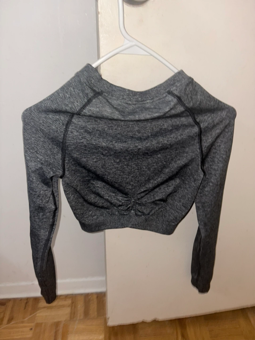 Gymshark Grey Cropped Long Sleeve Top - photo 2