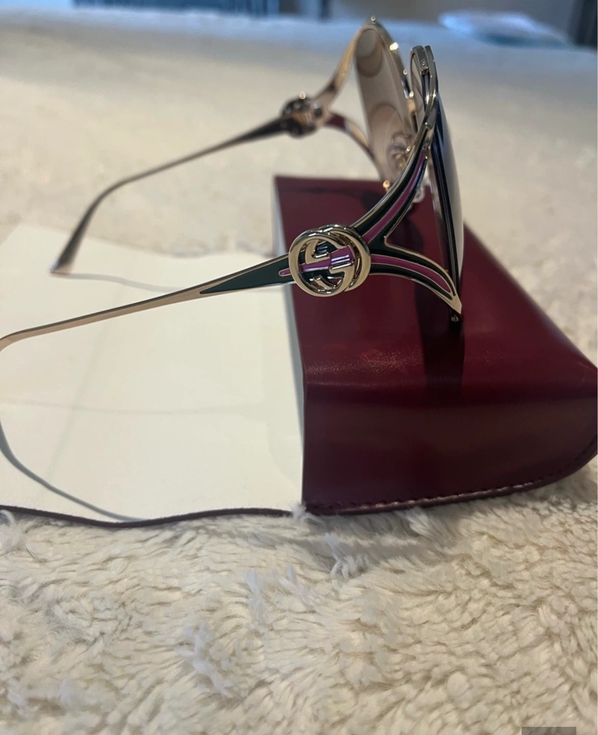 Gucci Women's Sunglasses Gold Frame - photo 3