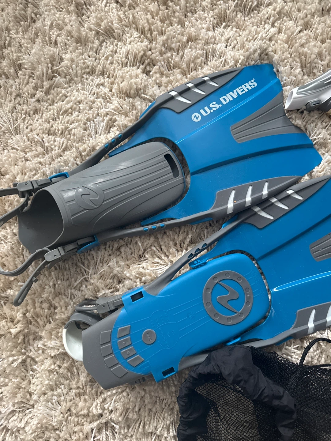 U.S. Divers Snorkel Set with Fins, Mask, and Snorkel - photo 2